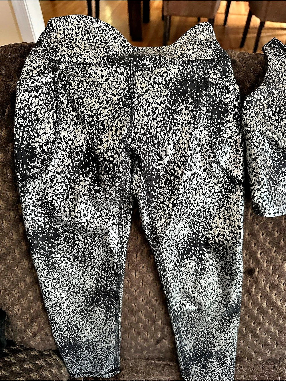 Old Navy Abstract Print Sweatshirt in Black & White Like New